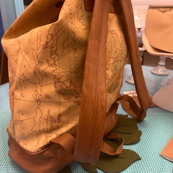 Chenson Leather Map Backpack - Picture 3 of 4